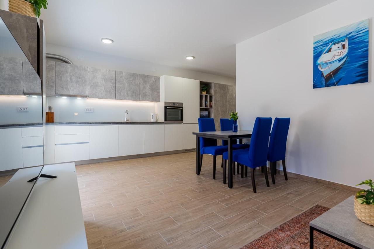 Apartment Blue Monstera Cres Kültér fotó